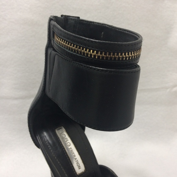 BCBGeneration Womens Casey Black Pumps High Heel with Zipper Design Size 6 - Picture 5 of 7